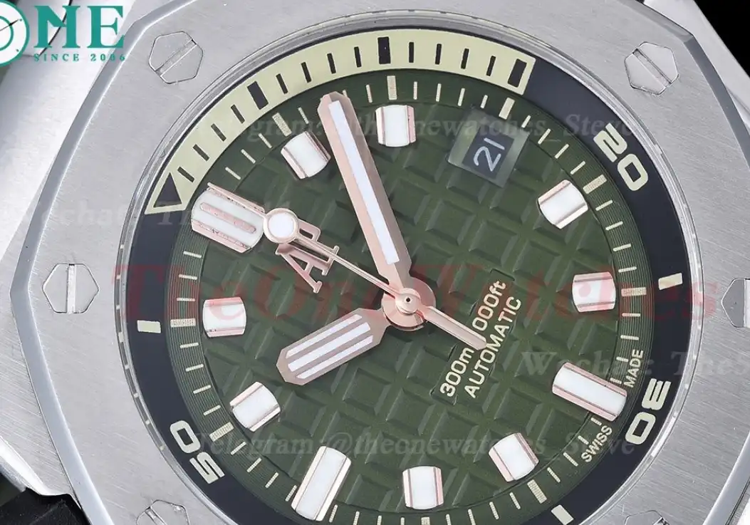 Royal Oak Offshore Diver 15720 42mm SS RU Green Stk GDF MY8215