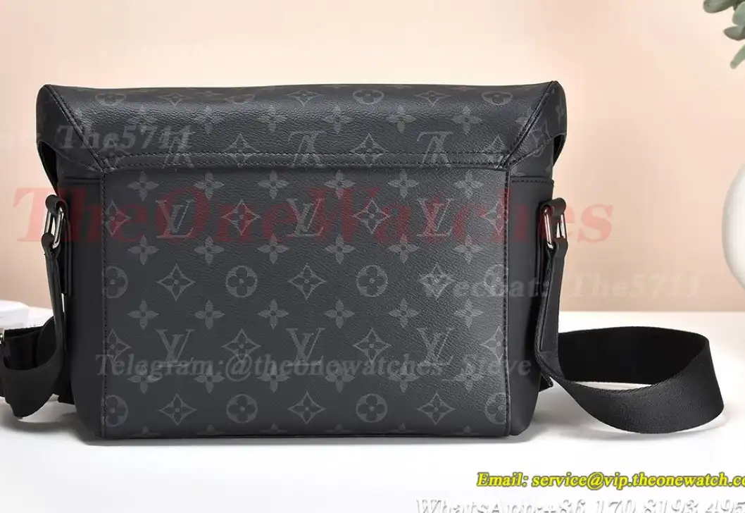 Louis Vuitton - Messenger PM Voyager M40511