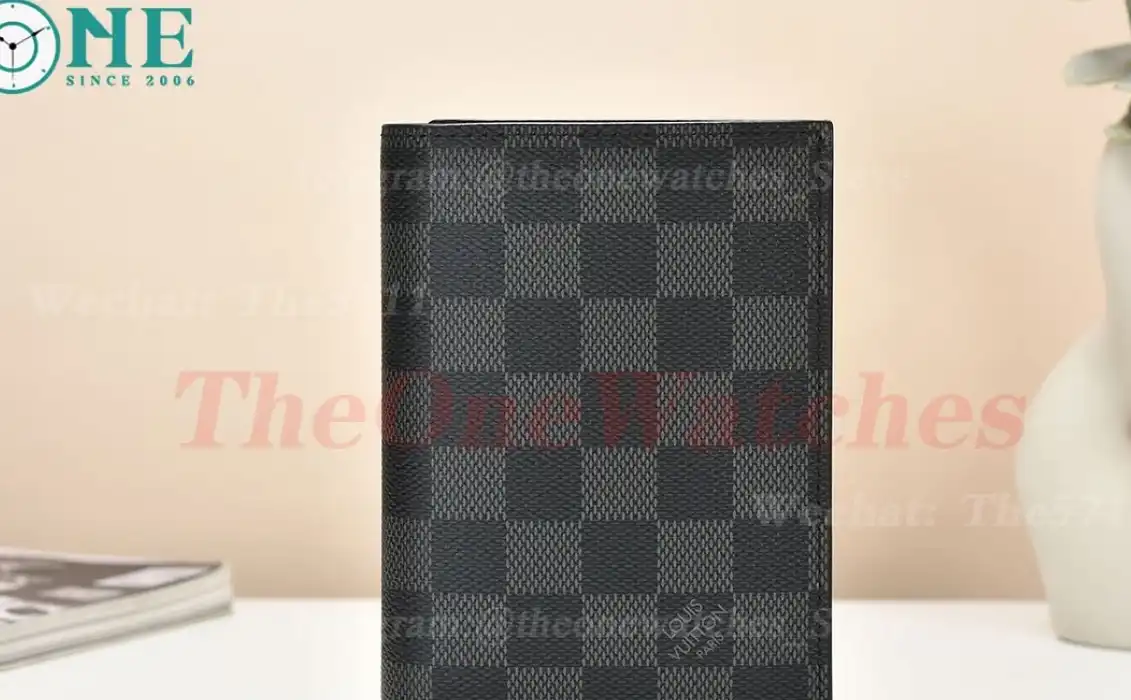 Louis Vuitton - Passport Cover N64411