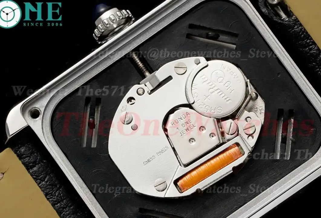 Tank Solo 24.4mm Dia White Dial on Lychee Grain Leather AF Quartz