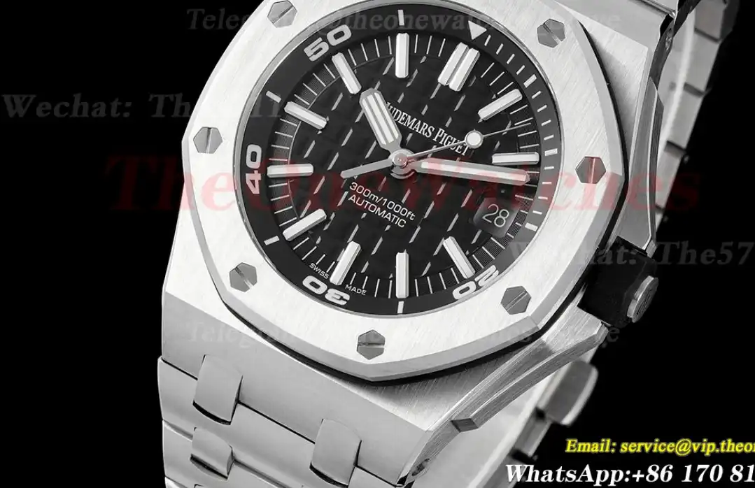 Royal Oak Offshore Diver 15703 42mm SS SS Black Dial APSF SA3120