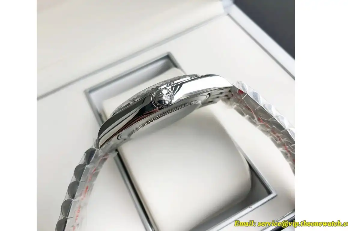 Datejust 126334 41mm Flt Jubilee SS SS Silver Stk GDF MY8215