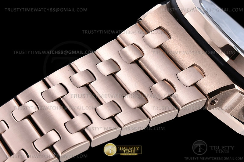 AP ROO Chronograph RG RG RG Num APF A3126 Mod