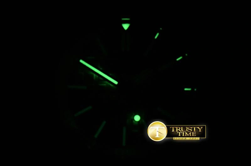 AP0546 – Royal Oak Diver