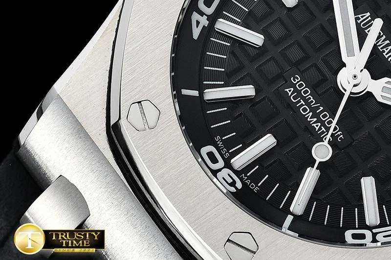 AP0566 – Royal Oak Offshore Diver