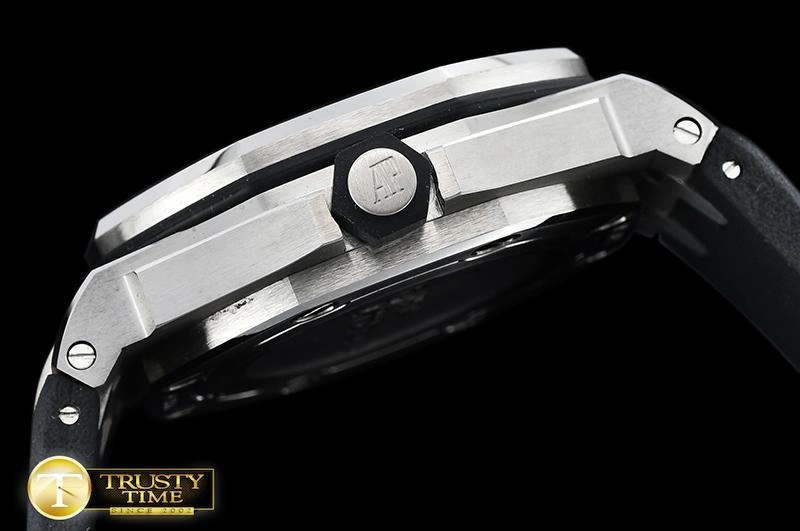 AP0566 – Royal Oak Offshore Diver