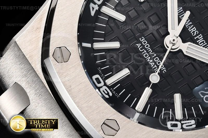 AP0592 – Royal Oak Offshore Diver