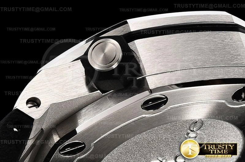 AP0592 – Royal Oak Offshore Diver