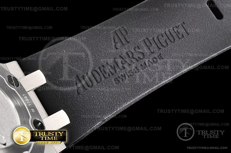 AP0592 – Royal Oak Offshore Diver