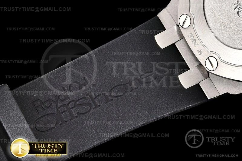 AP0592 – Royal Oak Offshore Diver