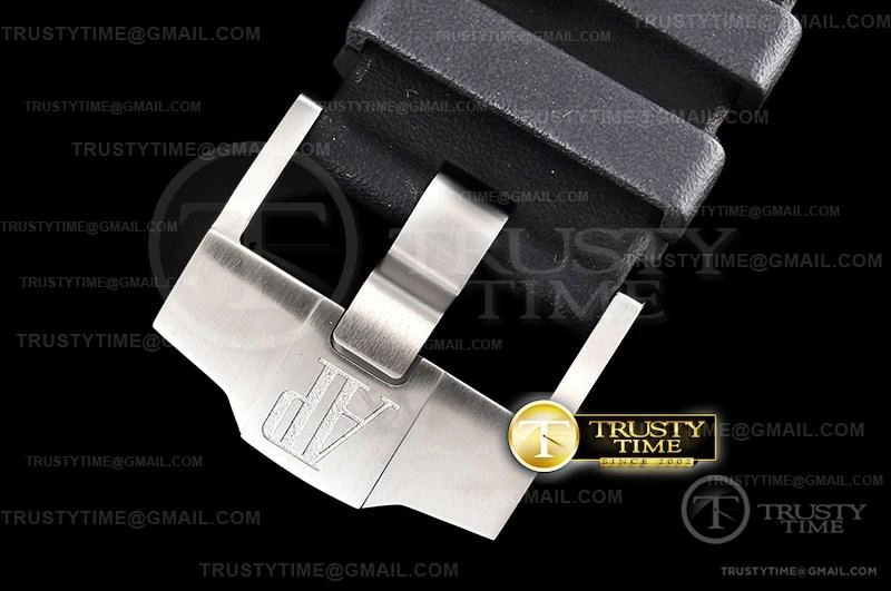 AP0592 – Royal Oak Offshore Diver