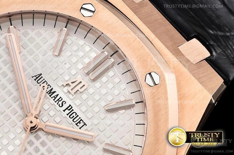 AP0629B – Royal Oak 41mm