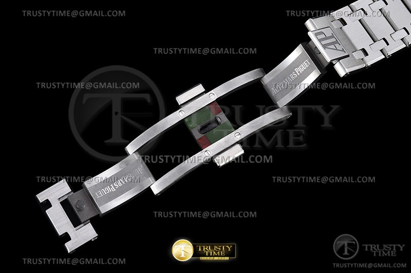 AP0733 – Royal Oak Jumbo 15202IP SS SS S-Blue ZF A2121