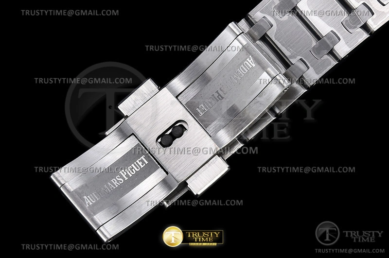 AP0733 – Royal Oak Jumbo 15202IP SS SS S-Blue ZF A2121