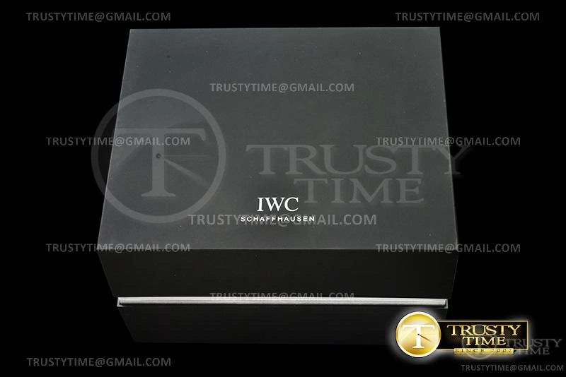 IWCBOX001 – IWC Box Set with Card & Cloth