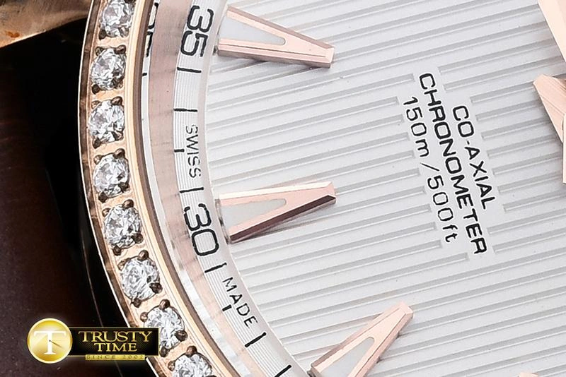 OMG0464H – Aqua Terra 38mm