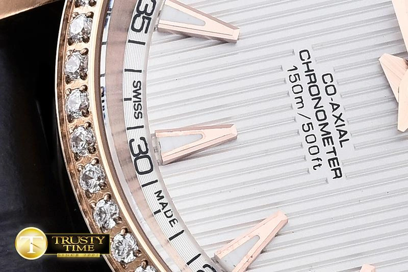 OMG0464M – Aqua Terra 38mm