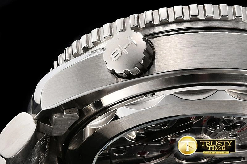 OMG0625A – Planet Ocean Chrono