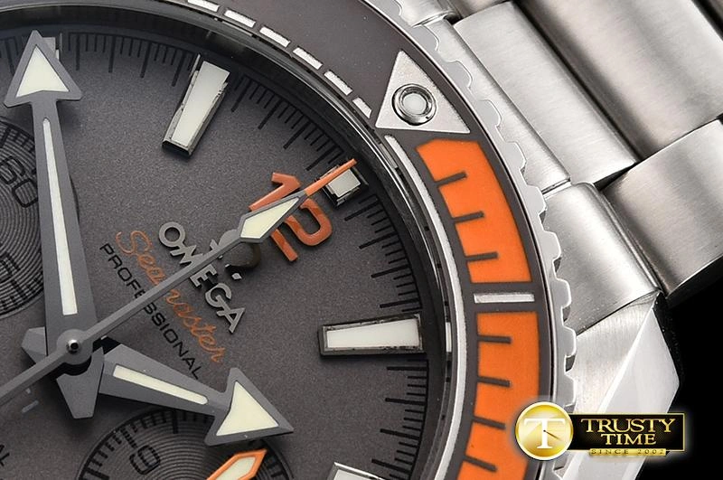 OMG0625E – Planet Ocean Chrono