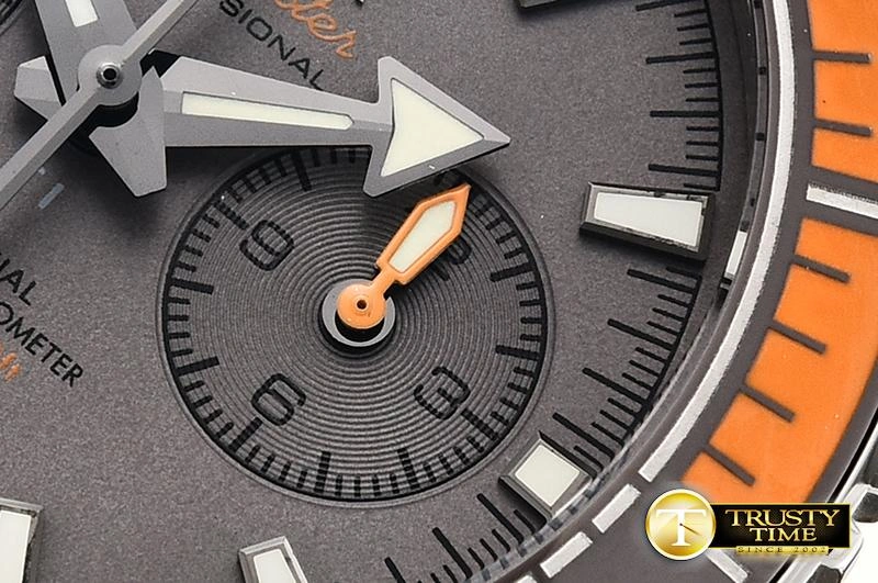 OMG0625E – Planet Ocean Chrono