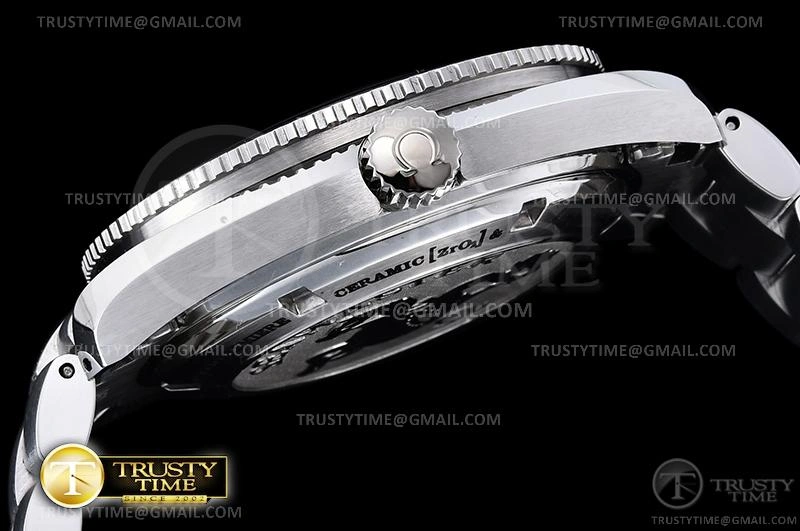 OMG0654 – Planet Ocean 42mm