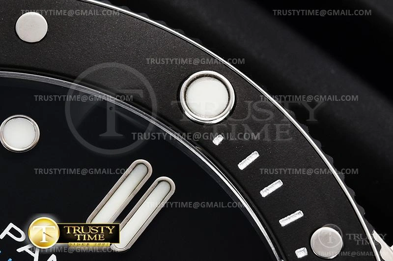 PN683RU1 – PAM683 Submersible 42mm