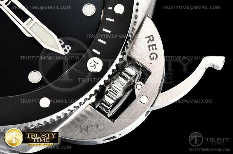 PN683RU1 – PAM683 Submersible 42mm