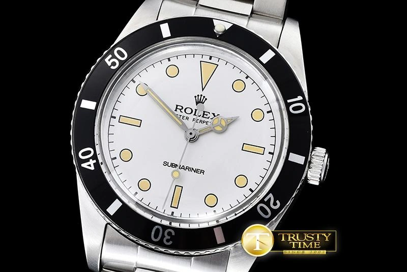 ROLSUB0186 – Vintage Sub Ref 6205 White A-2836