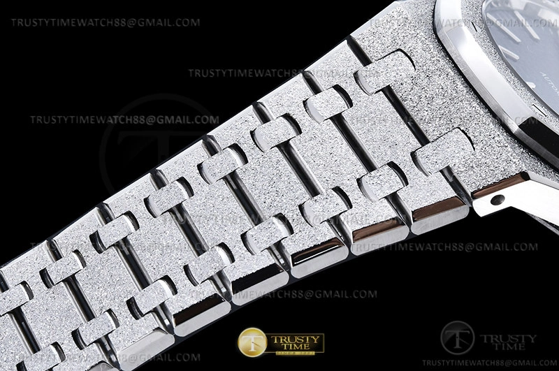 Royal Oak 15410 Frosted SS SS Blue ZF A3120