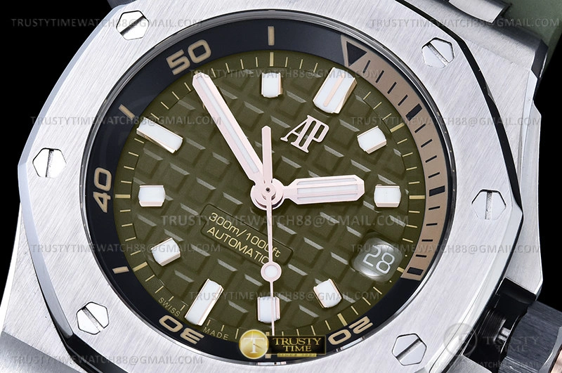 Cheap HOT Royal Oak Offshore Diver 15720 SS RU Grn APF A4308