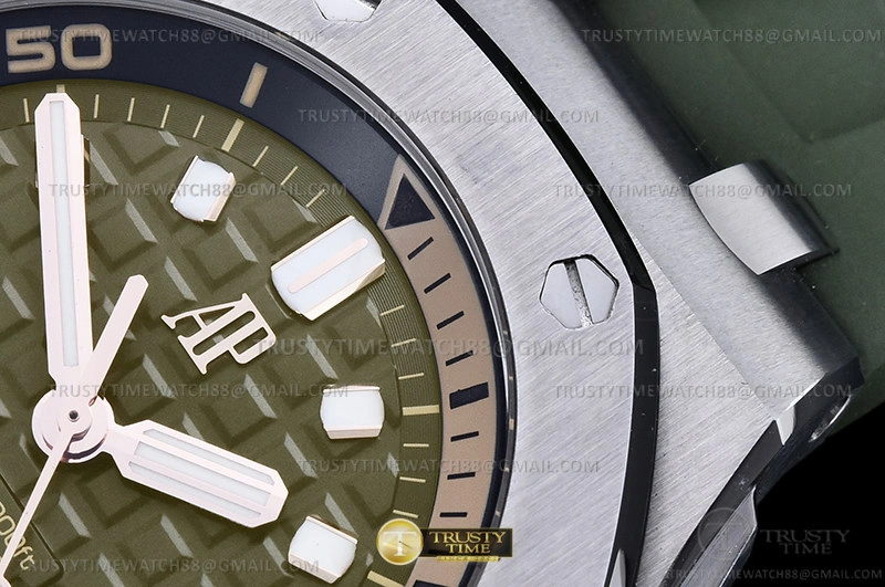 Cheap HOT Royal Oak Offshore Diver 15720 SS RU Grn APF A4308