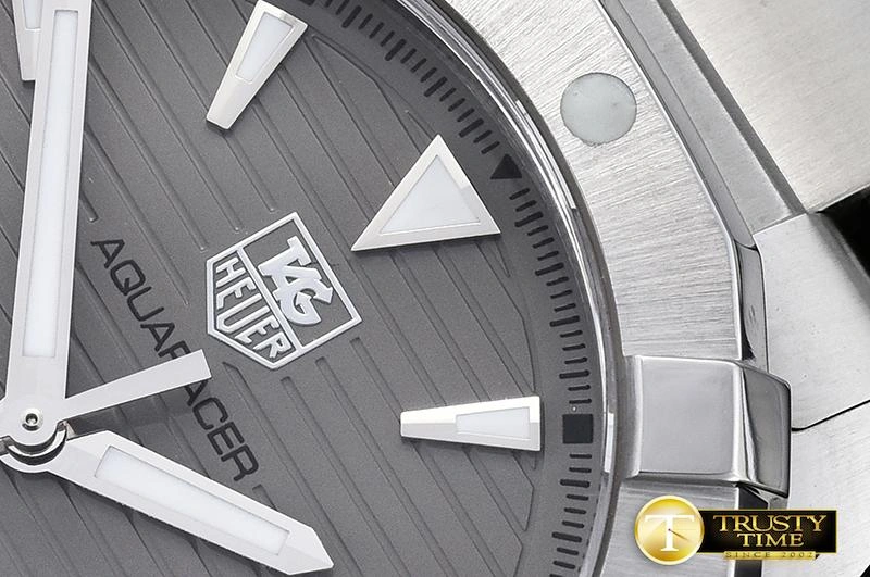 TAG0296A – AquaRacer Calibre