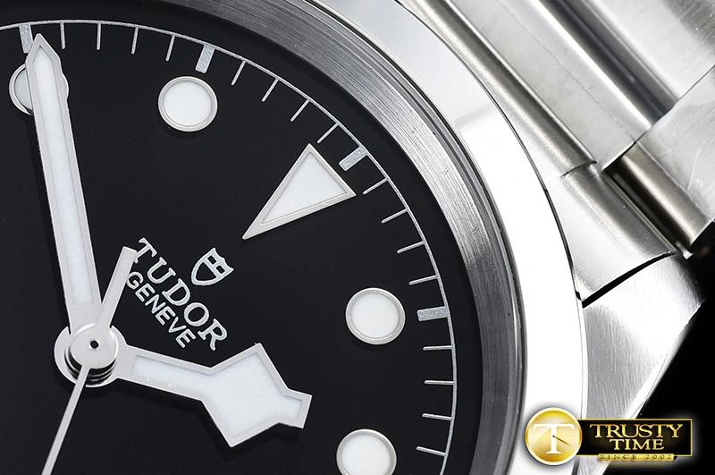 TUD063B – Heritage Black Bay