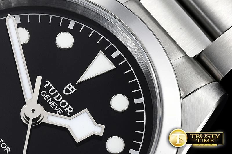 TUD064A – Heritage Black Bay