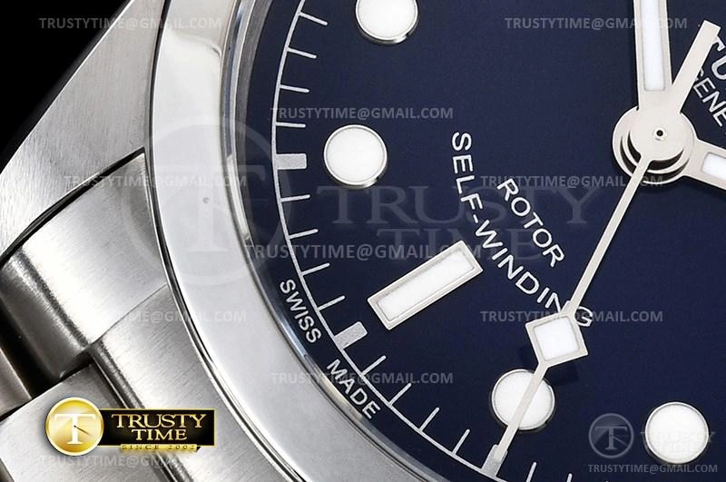 TUD070B – Heritage Black Bay