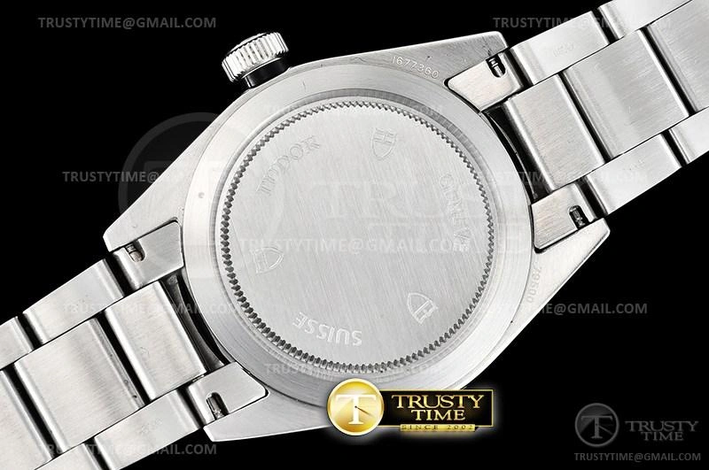 TUD070B – Heritage Black Bay