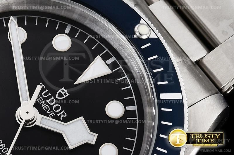 TUD071B – Heritage Black Bay