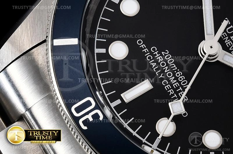 TUD071B – Heritage Black Bay