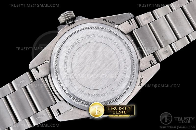 TUD072 – Tudor Pelagos Titanium