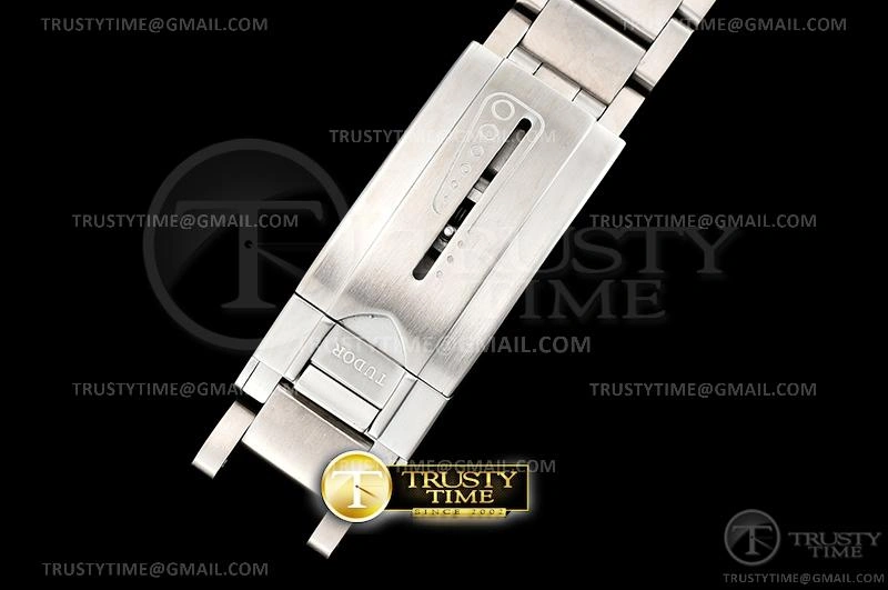 Hyperpeter TUD073 – Tudor Pelagos Titanium