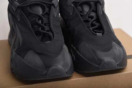 Superclone ADIDAS YEEZY BOOST 700 MNVN TRIPLE BLACK - FV4440 Trendsetting 8393