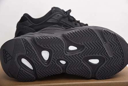 ADIDAS YEEZY BOOST 700 V2 VANTA - FU6684 Practical 1493