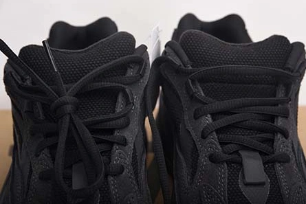 Everyday-priced ADIDAS YEEZY BOOST 700 V2 VANTA - FU6684 Practical 1493