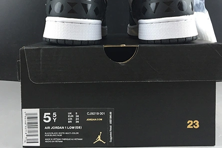 Clearance-priced AIR JORDAN 1 MID QUAI 54-CJ9219-001 Elegant 2003