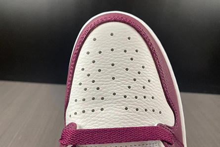 Affordable Air Jordan 1 High OG Volt Gold 555088 118 Bold 7818