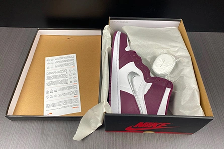 Affordable Air Jordan 1 High OG Volt Gold 555088 118 Bold 7818