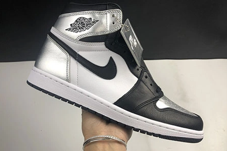 Accessible luxury Air Jordan 1 High OG WMNS “Silver Toe” CD0461-001 DailyWear 2279