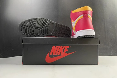 Modestly priced Air Jordan 1 High OG“Light Fusion Red” 555088-603 EasyMatch 7504