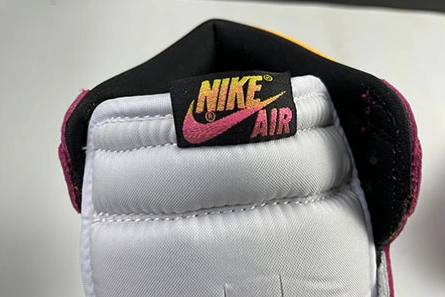 Modestly priced Air Jordan 1 High OG“Light Fusion Red” 555088-603 EasyMatch 7504