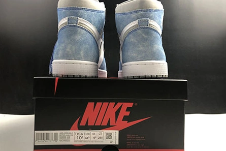 Modestly priced Air Jordan 1“ Hype Royal” 555088-402 HighQuality 2784